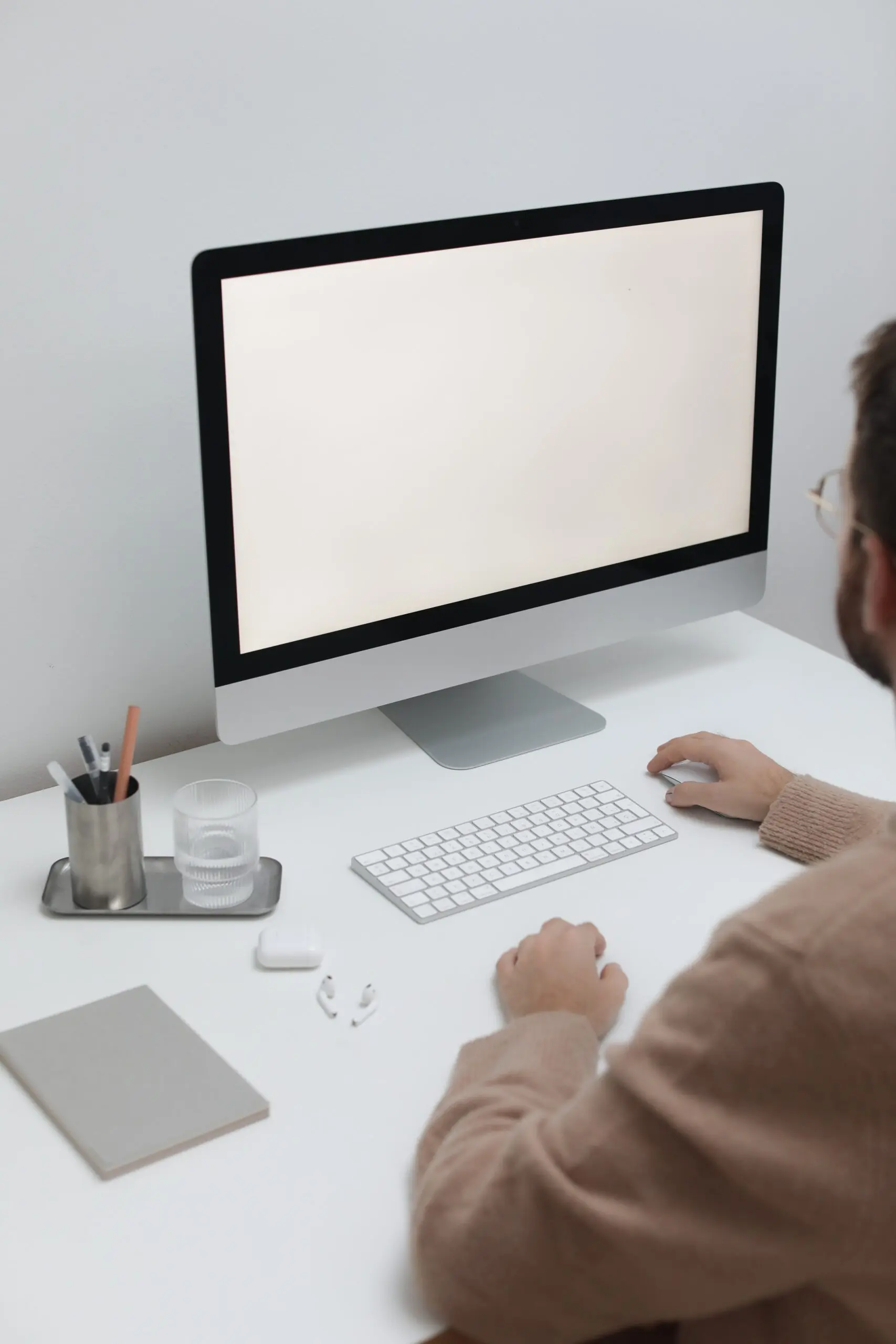 Do-You-Still-Believe-in-These-Common-Tech-Myths-scaled.jpg Free Crop man working on computer in workplace Stock Photo
