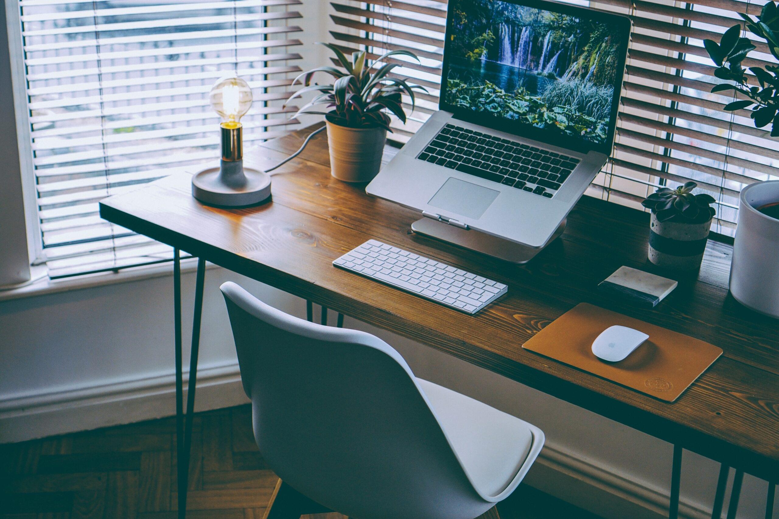 14-Helpful-Tips-for-New-Year-Digital-Decluttering-scaled.jpg MacBook Pro on table